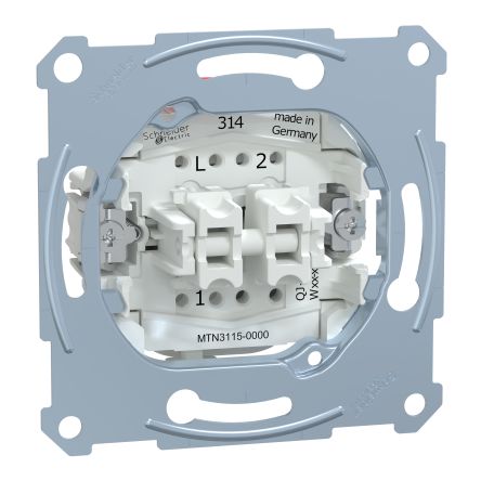 Schneider Electric D-Life Plug Socket, 1 Pole Poles, 10A [MTN3115-0000]; 110-229