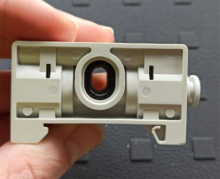 SMC 6 mm Tubing Common Supply Block - 0.5bar to 7bar, 10bar max. input, ARM11A1-S01 [ARM11A1-S01]; 255-2423