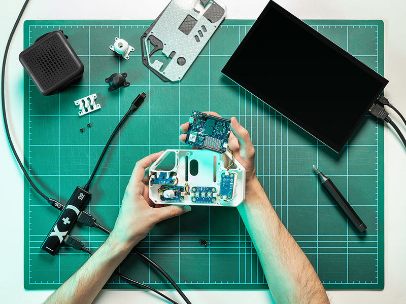 Arduino® UNO™ Q DIY synth bundle