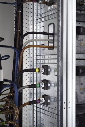 Siemens SIVACON S4 Connecting Terminals for use with SIVACON S4 [8PQ5000-0BA74]; 626-512
