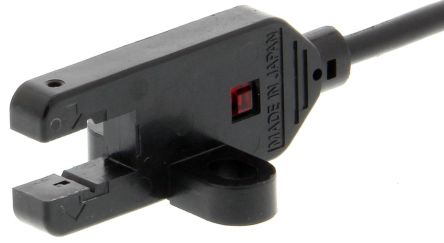 Omron Through Beam Photoelectric Sensor, Slot Sensor, 5 mm Detection Range [EE-SX772R]; 215-7806