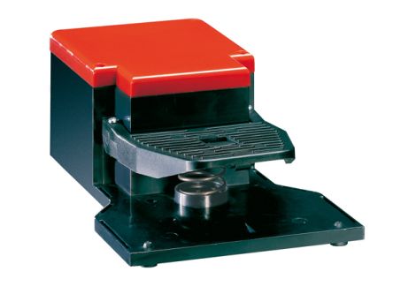 Lovato Foot Switch Momentary Foot Switch - Plastic Case Material, SPDT, 10 A Contact Current, 600V Contact Voltage [KG100S11]; 248-6005