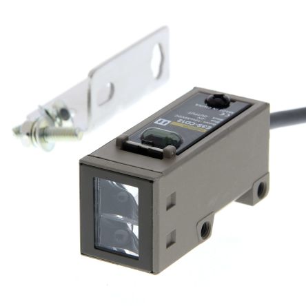 Omron Diffuse Photoelectric Sensor, Block Sensor, 700 mm Detection Range [E3S-CD11 2M]; 266-1533